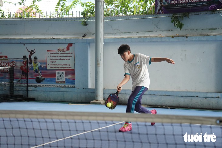Ngôi trường công lập TP.HCM có 5 sân bóng đá, 6 sân pickleball, hồ cá koi - Ảnh 13.