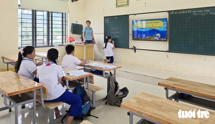12 phụ huynh ở Nghệ An được công an mời làm việc, cam kết đưa con trở lại trường - Ảnh 1.