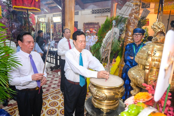 Khai mạc Lễ hội truyền thống kỷ niệm 158 năm Anh hùng dân tộc Nguyễn Trung Trực - Ảnh 1.