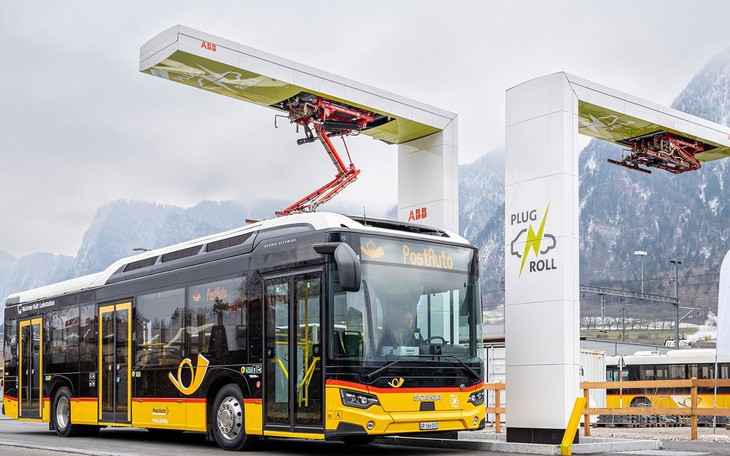 Xe điện sắp vừa chạy cao tốc vừa sạc, có từ năm 2027? - Ảnh 3.