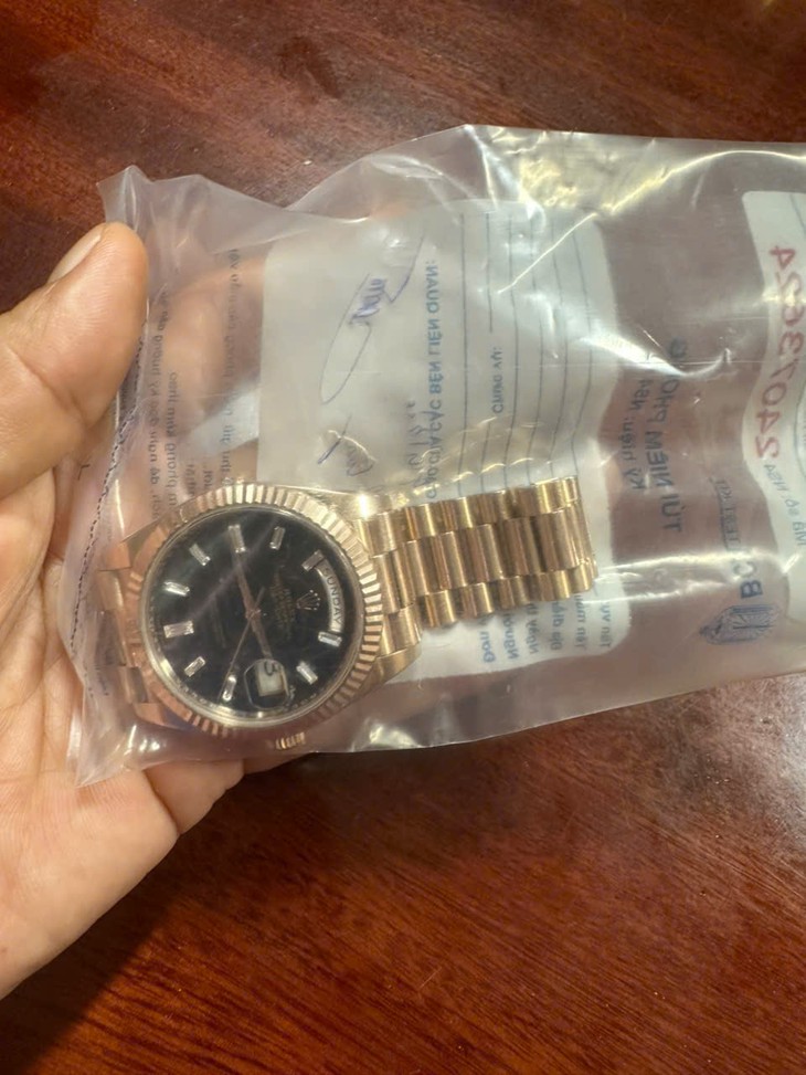 Bắt người đột nhập vào phòng của bạn trộm đồng hồ Rolex hơn 1,7 tỉ đồng - Ảnh 2.