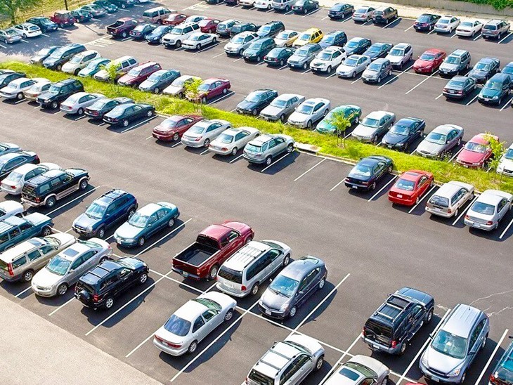 Người phụ nữ mua gần 200 chỗ đậu xe rồi bán lại cho hàng xóm kiếm lời - Ảnh 2.