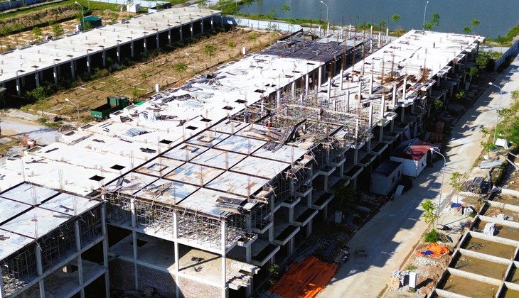Cận cảnh khu đất bầu Đoan trúng đấu giá 255 tỉ đồng: Cạnh quốc lộ 1, xây dựng dang dở - Ảnh 8.