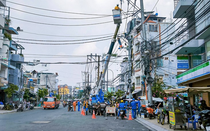 Đường Chu Văn An rộng thoáng sau khi di dời trụ điện  - Ảnh 3.
