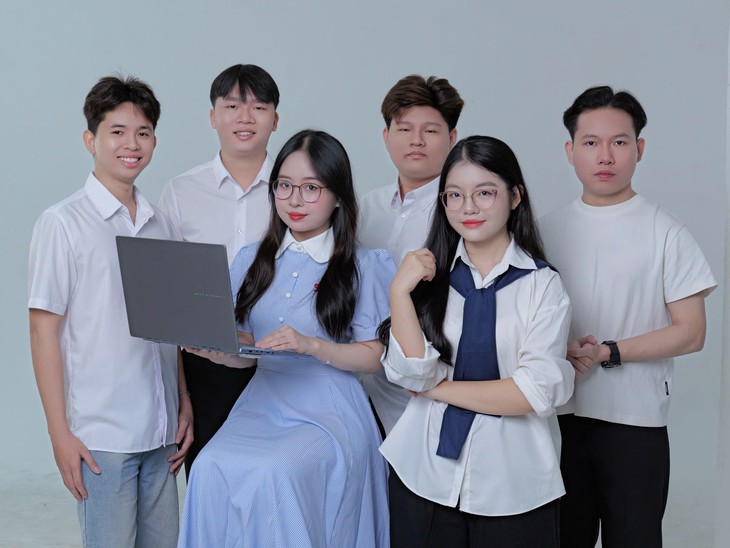 Tuổi Trẻ Startup Award: Nhóm sinh viên đưa AI tìm gia sư, tạo bài tập và cá nhân hóa việc học - Ảnh 1.
