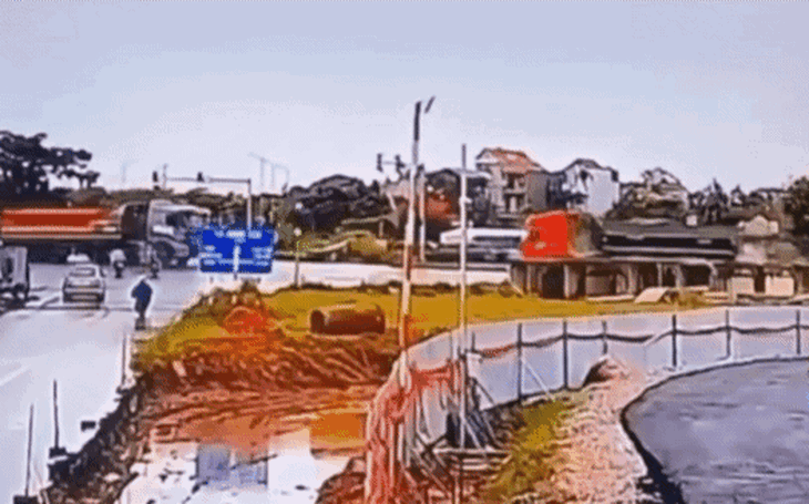 Cha bị khởi tố vì giao xe cho con gái 14 tuổi, con tử vong sau tai nạn - Ảnh 1.
