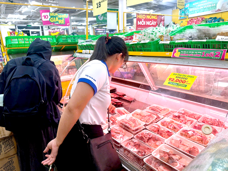Vì sao đi nửa vòng trái đất giá vẫn thấp hơn hàng nội? - Ảnh 3.