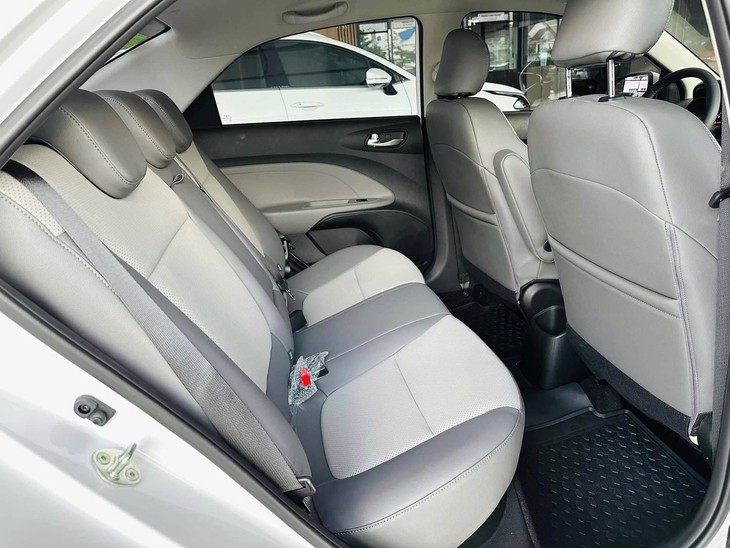 Tin tức giá xe: Kia Soluto giảm giá xuống dưới 300 triệu, xe hạng B rẻ như xe điện mini - Ảnh 7.