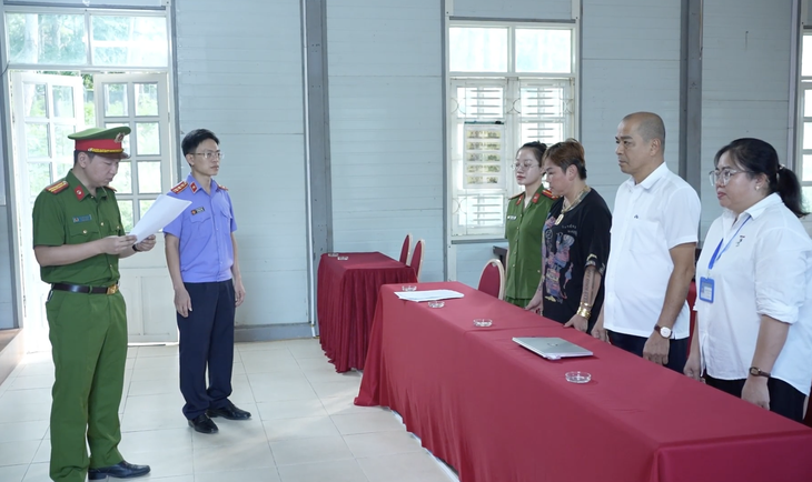Bắt tạm giam TikToker 'Thảo Ràn Ri' vì cho vay lãi nặng - Ảnh 1.