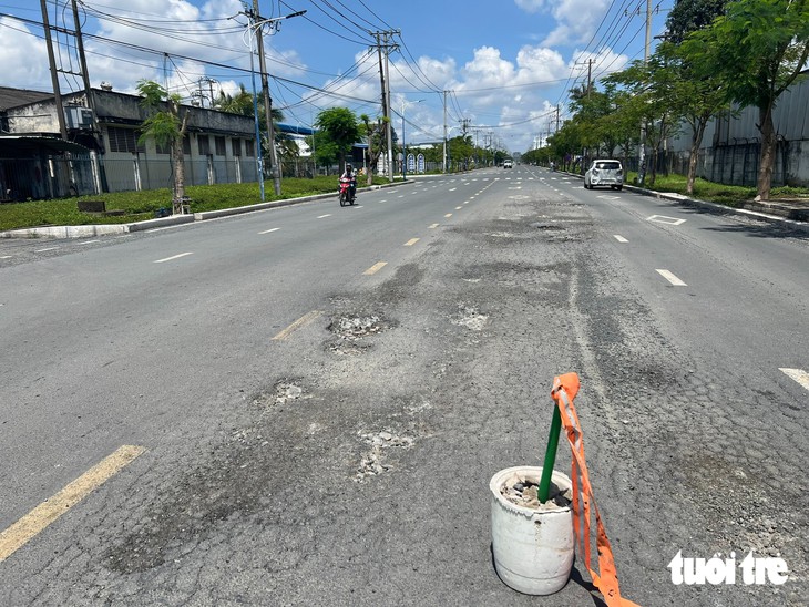 Hình ảnh tuyến đường tỉnh 920 ở Cần Thơ chi chít ' ổ gà ' gây nguy hiểm cho giao thông - Ảnh 5.