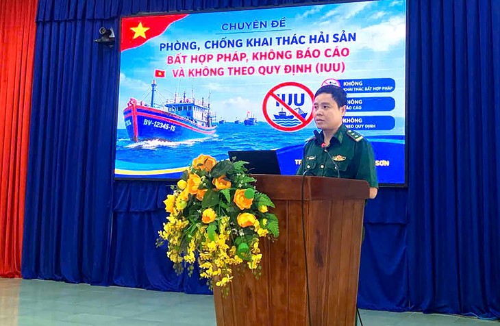 Bộ đội biên phòng Bình Châu, TP.HCM đồng hành với ngư dân gỡ 'thẻ vàng' thủy sản - Ảnh 2.