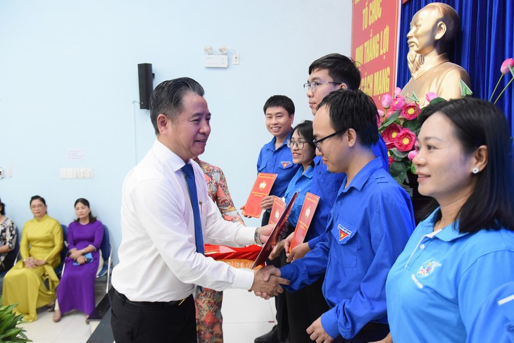 Phó giám đốc Sở Giáo dục và Đào tạo TP.HCM: 'Chuyển đổi số giáo dục phải lấy người học làm trung tâm' - Ảnh 3.
