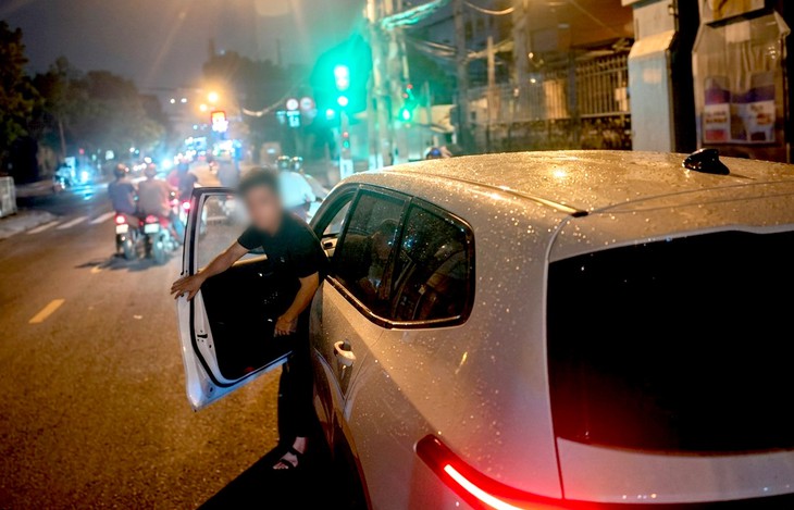 Tài xế taxi có nồng độ cồn vượt mức kịch khung, mức phạt bao nhiêu? - Ảnh 2.