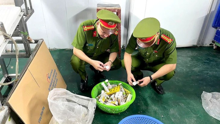 Thuốc, thực phẩm chức năng giả len lỏi bán trên mạng - Ảnh 2.