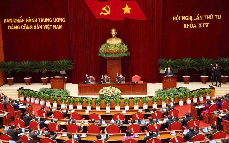 Bế mạc Hội nghị Trung ương 4:  - Ảnh 1.