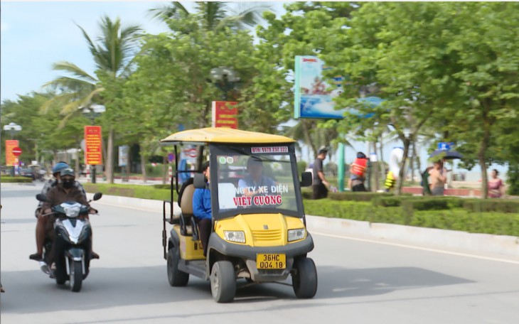Không bổ sung xe điện 4 bánh chở khách tại Sầm Sơn - Ảnh 1.