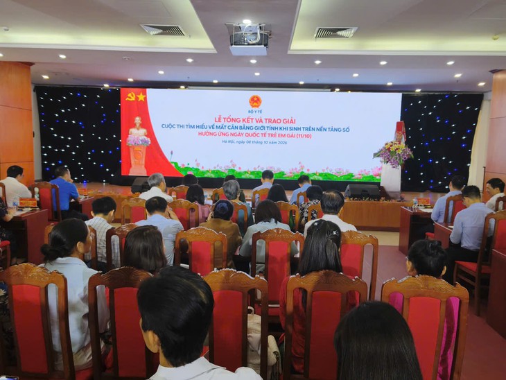 ‘Đẻ cả ba cô con gái, sau này ai nối dõi, ai phụng dưỡng tuổi già?’ - Ảnh 1.