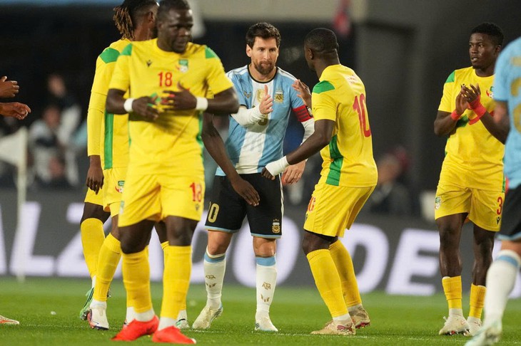 Ầm ĩ chuyện tiền nong của Benin màn đối đầu với Messi và Argentina - Ảnh 1.