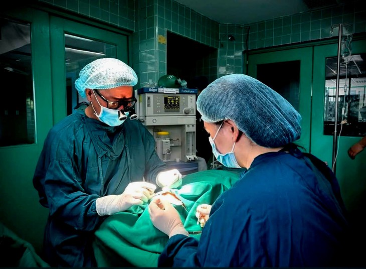 Quảng Trị cấp 5-6 triệu đồng/tháng học bác sĩ đa khoa, vì sao vi phạm cam kết phải đền gấp 5? - Ảnh 1.