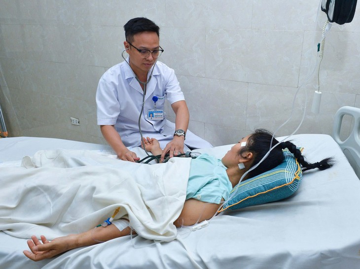 Cô giáo mầm non bị cắt một chân vì cứu học sinh được nhận giải thưởng Thanh niên sống đẹp - Ảnh 4.