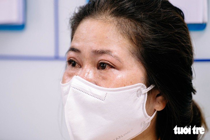 Hai con trai lần lượt ung thư, nước mắt mẹ cứ rơi khi nhận quà hỗ trợ - Ảnh 2.