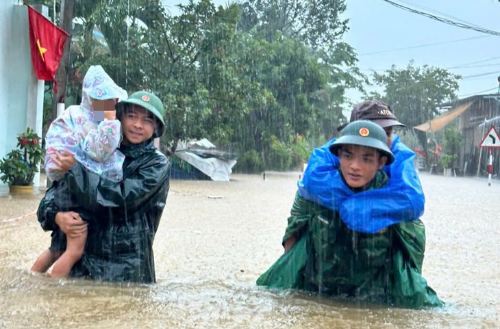 Xã Núi Thành Đà Nẵng sơ tán dân khẩn cấp vì lũ lụt nghiêm trọng - Ảnh 5.