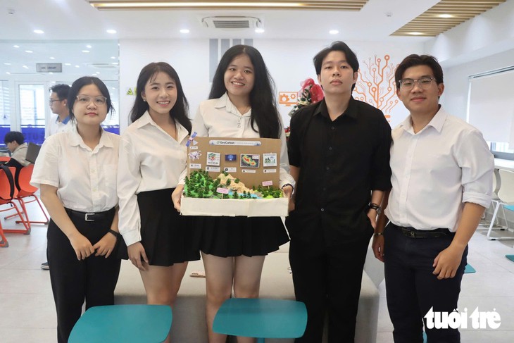 Tuổi Trẻ Startup Award: Số hóa rừng phân mảnh bằng AI, drone và LiDAR giảm chi phí đo carbon - Ảnh 1.