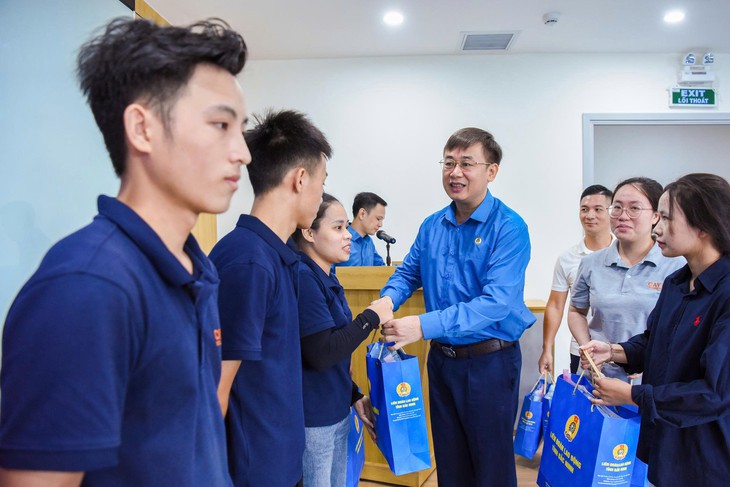 Giải mã cách Bắc Ninh thu hút, kết nạp công đoàn viên trong các nhà máy FDI - Ảnh 1.