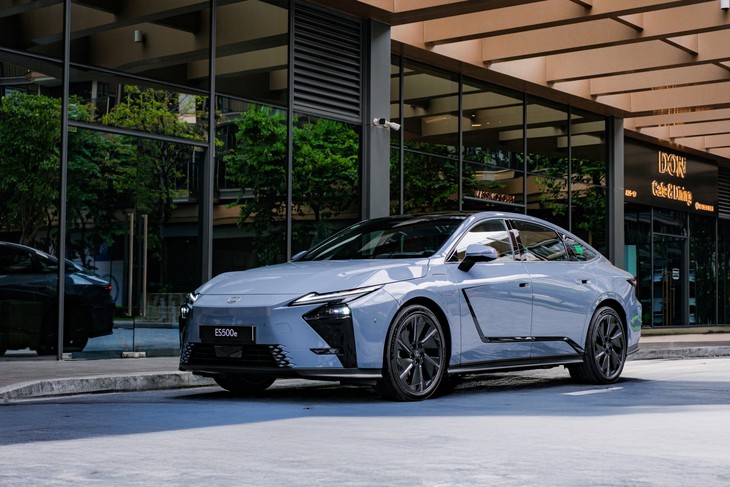 Lexus ES 2026 ra mắt Việt Nam: Giá từ 2,34 tỉ, lần đầu xuất hiện bản điện, có công nghệ lần đầu áp dụng - Ảnh 14.