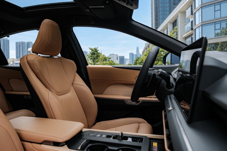 Lexus ES 2026 ra mắt Việt Nam: Giá từ 2,34 tỉ, lần đầu xuất hiện bản điện, có công nghệ lần đầu áp dụng - Ảnh 9.