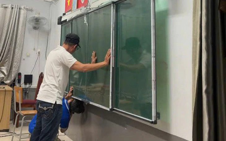 Vì sao tiền thưởng Lao động tiên tiến của nhiều giáo viên ở Hưng Yên bị giảm? - Ảnh 2.