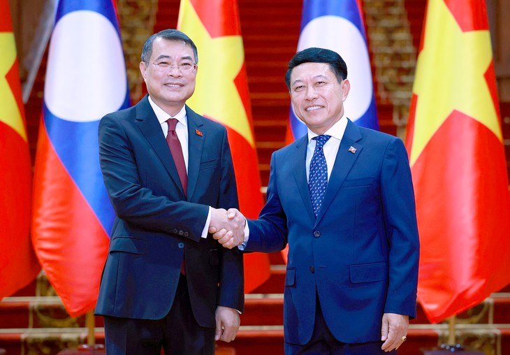 Việt Nam bàn giao hệ thống quản lý dân cư và CCCD tại Lào, khởi công Trường Đại học hữu nghị - Ảnh 2.