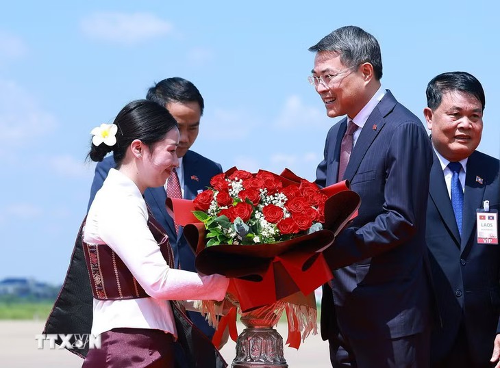 Thủ tướng Lê Minh Hưng bắt đầu thăm chính thức Lào - Ảnh 2.