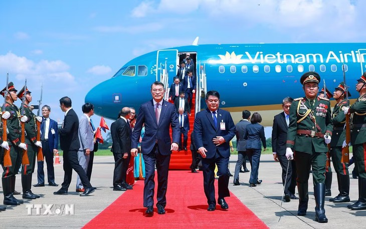 Thủ tướng Lê Minh Hưng bắt đầu thăm chính thức Lào - Ảnh 5.