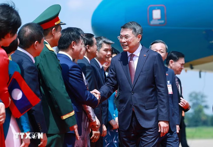 Thủ tướng Lê Minh Hưng bắt đầu thăm chính thức Lào - Ảnh 3.