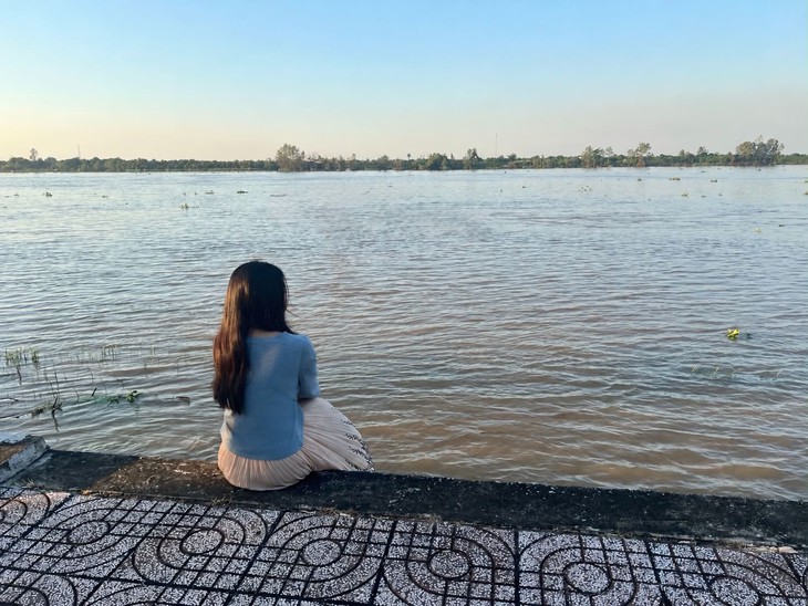 Yêu xa: Có máy bay, xe đò, đi thăm nhau mấy hồi - Ảnh 1.