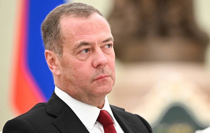 Ông Medvedev cảnh báo: Dân Nga nên tránh đến châu Âu lúc này vì có thể bị bắt - Ảnh 1.