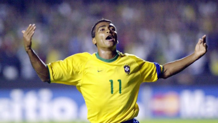 Huyền thoại Brazil ủng hộ cách làm của Ronaldo - Ảnh 2.