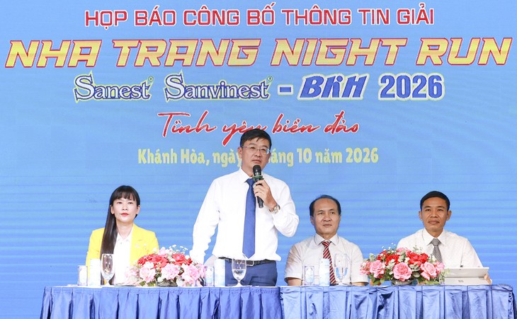 Nha Trang tổ chức giải chạy đêm lan tỏa tình yêu biển đảo, runner chạy trên cung đường biển tuyệt đẹp - Ảnh 2.