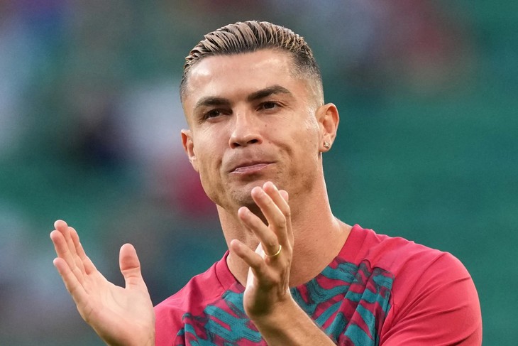Huyền thoại Brazil ủng hộ cách làm của Ronaldo - Ảnh 1.