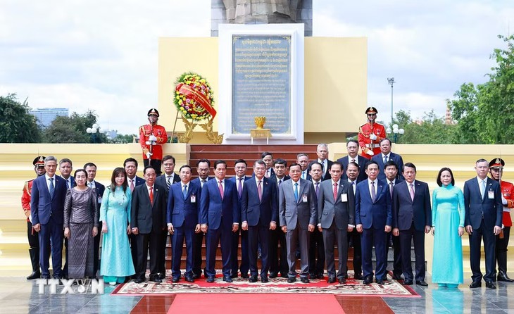 Thủ tướng Campuchia Hun Manet chủ trì lễ đón Thủ tướng Lê Minh Hưng - Ảnh 1.