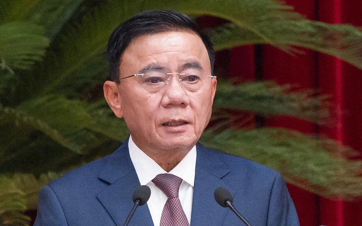 Ông Trần Cẩm Tú: Có hàng nghìn cơ sở xuất bản mà để thiếu sách giáo khoa thì phải kiểm tra, xử lý nghiêm - Ảnh 2.