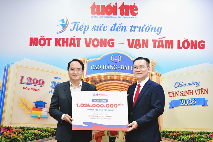 VUS đồng hành cùng học bổng Tiếp sức đến trường, tiếp thêm cơ hội học tiếng Anh cho tân sinh viên khó khăn - Ảnh 1.