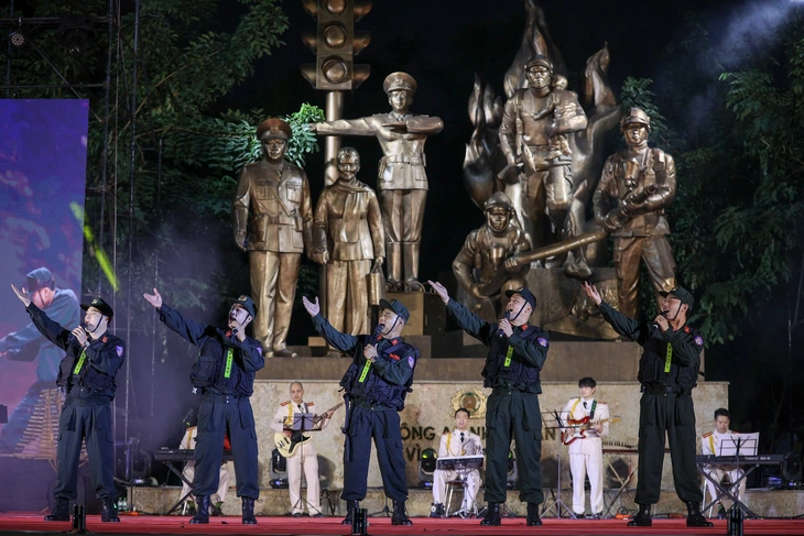 Ấn tượng chương trình nghệ thuật 'Mừng xuân dâng Đảng - Son sắt niềm tin' - Ảnh 5.