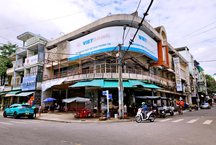 Rạp chiếu phim Hòa Bình lâu đời nhất Quảng Ngãi sắp thành khu phức hợp - Ảnh 1.