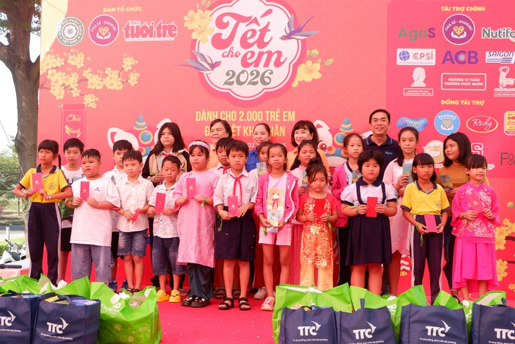 Hơn 4 tỉ đồng chăm lo cho trẻ em khó khăn tại chương trình 'Tết cho em' năm 2026 - Ảnh 4.