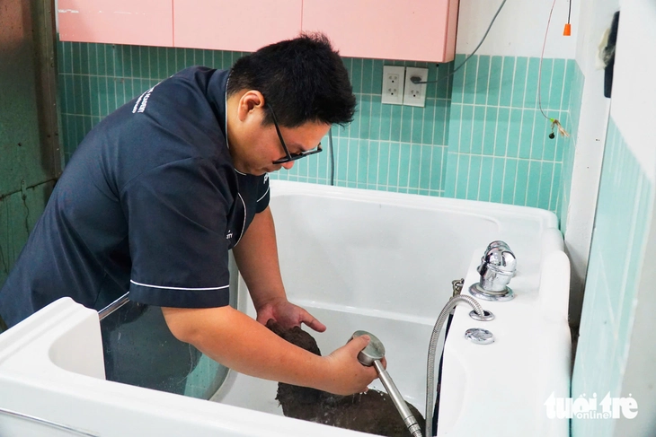 Cận Tết, người trẻ chi tiền mạnh cho thú cưng: Spa, khách sạn đều quá tải - Ảnh 2.