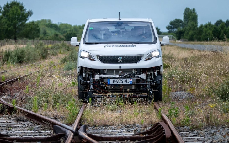 Thiết bị giúp chủ xe điện hết phải lo tìm trạm sạc khi đi xa - Ảnh 4.