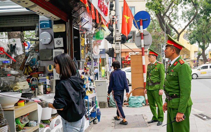 Phó Thủ tướng: Tiếp tục rà soát vướng mắc về thuế để tháo gỡ cho hộ kinh doanh  - Ảnh 3.