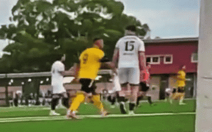 Van Dijk lập cột mốc lịch sử tại Liverpool - Ảnh 2.